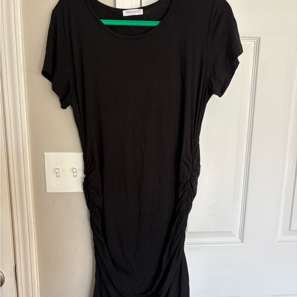 Size L Maternity Black Midi Dress. Small Show.